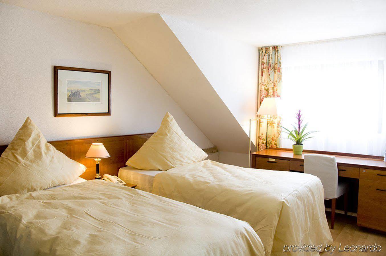 Hotel Koelner Hof Refrath Бергиш-Гладбах Номер фото