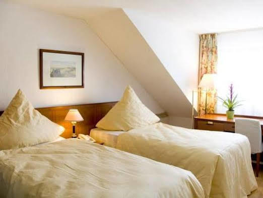 Hotel Koelner Hof Refrath Бергиш-Гладбах Экстерьер фото